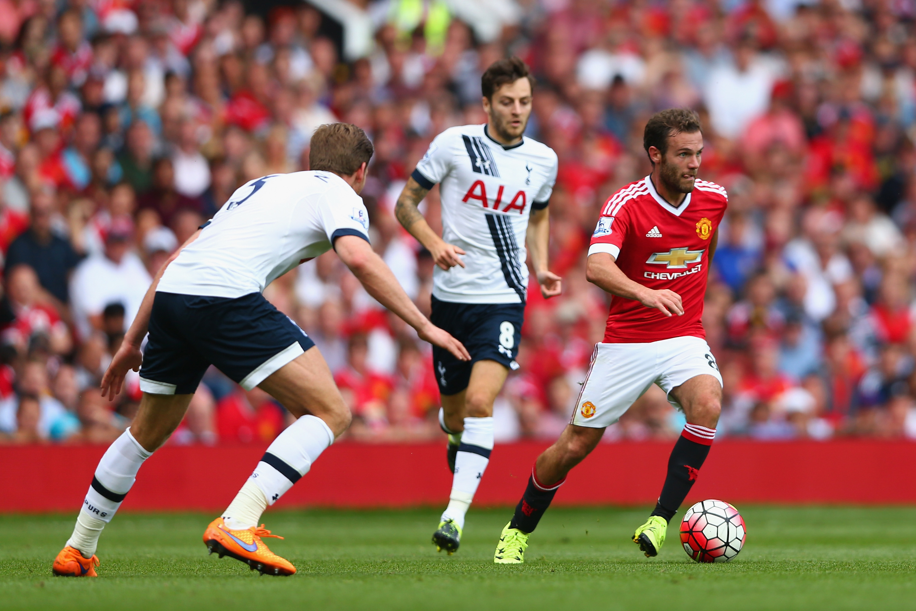 Manchester United v Tottenham Hotspur - Premier League