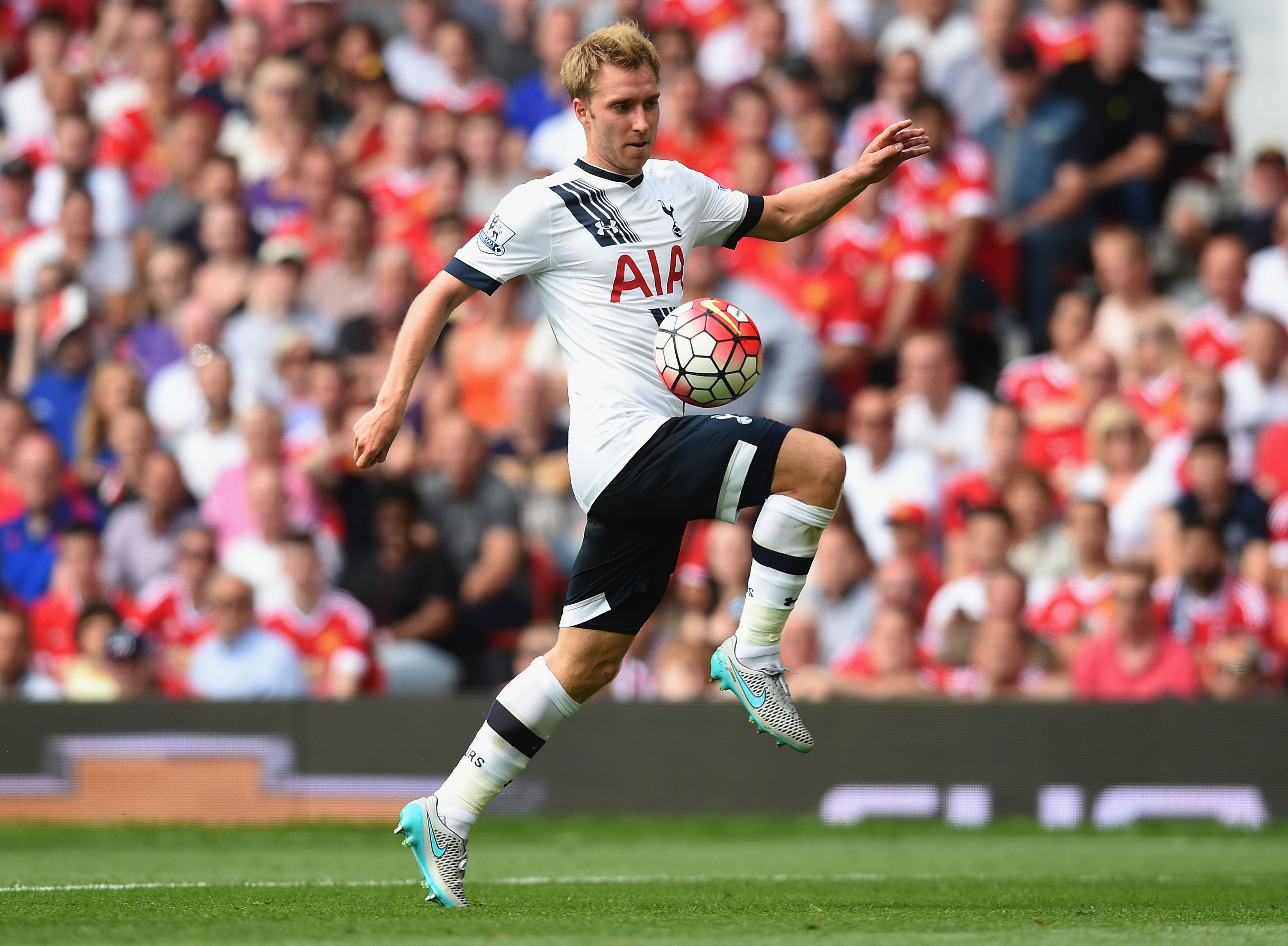 Manchester United v Tottenham Hotspur - Premier League