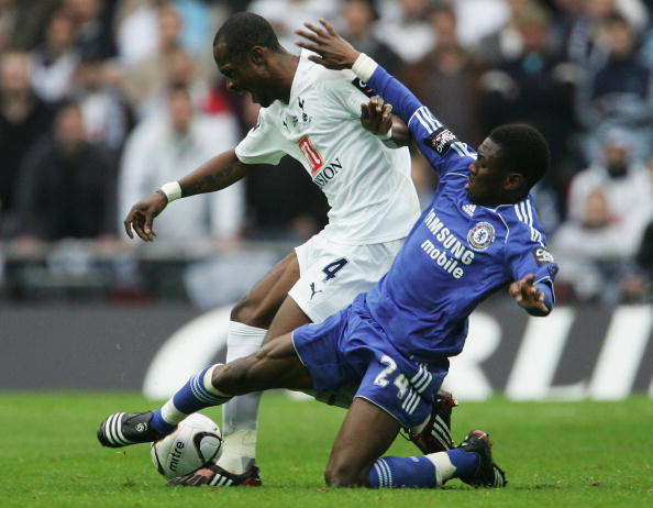 LONDON - FEBRUARY 24:  Shaun Wright-Phillips of Chelsea challenges Didier Zokora of Tottenham Hotspur during the Carling Cup Final between Tottenham Hotspur and Chelsea at Wembley Stadium on February 24, 2008 in London, England.  (Photo by Phil Cole/Getty Images)