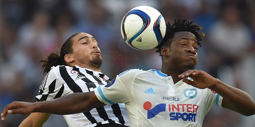 Spurs battle Newcastle for Belgian striker