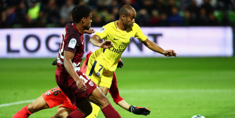 Lucas Moura completes Spurs move