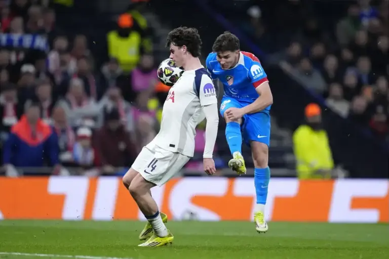 What Marcos Llorente was spotted doing to Archie Gray after he was substituted for Tottenham