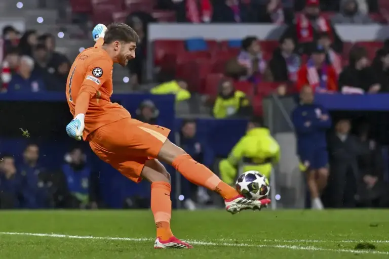 Tottenham facing ‘fierce competition’ to sign ‘great’ Guglielmo Vicario replacement