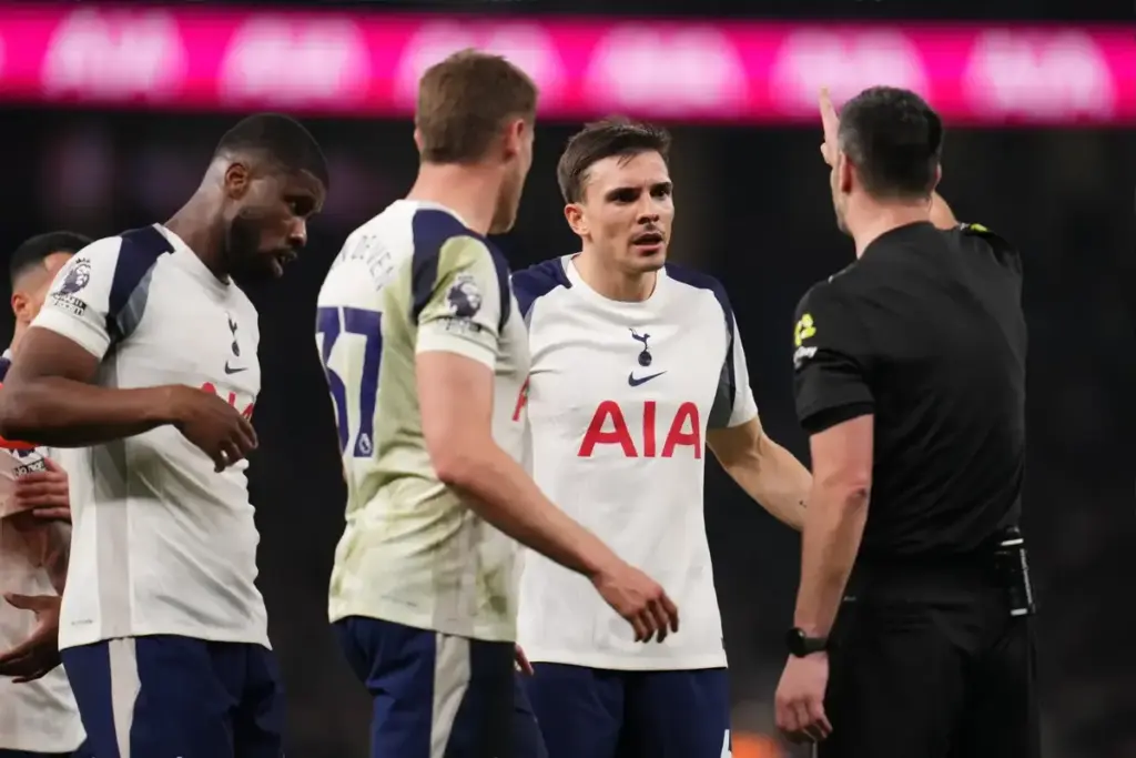 The Tottenham player who was booed by the fans during the first half – it wasn’t Micky van de Ven