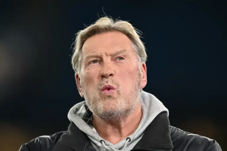 ‘Set the tone’ – Glenn Hoddle blown away by Tottenham player who led by example vs Aston Villa