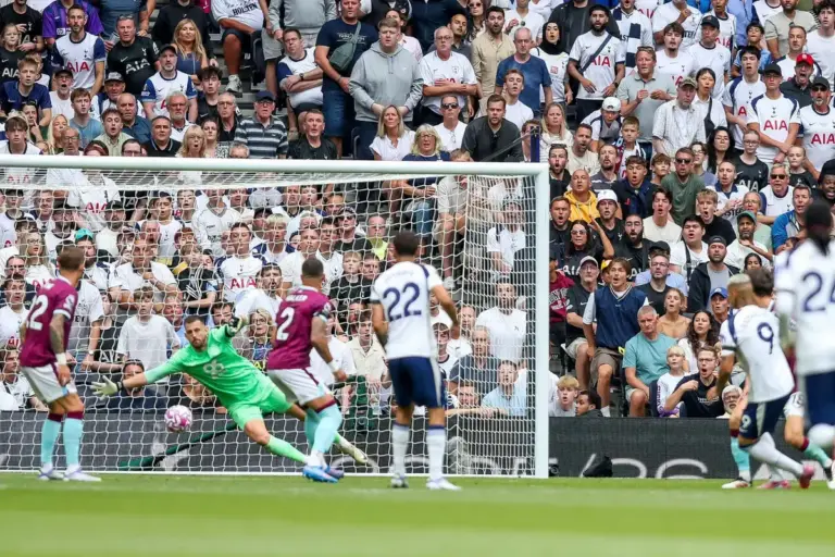 ‘Brilliant’ – Tim Sherwood says Roberto De Zerbi has underused ‘warrior’ at Tottenham