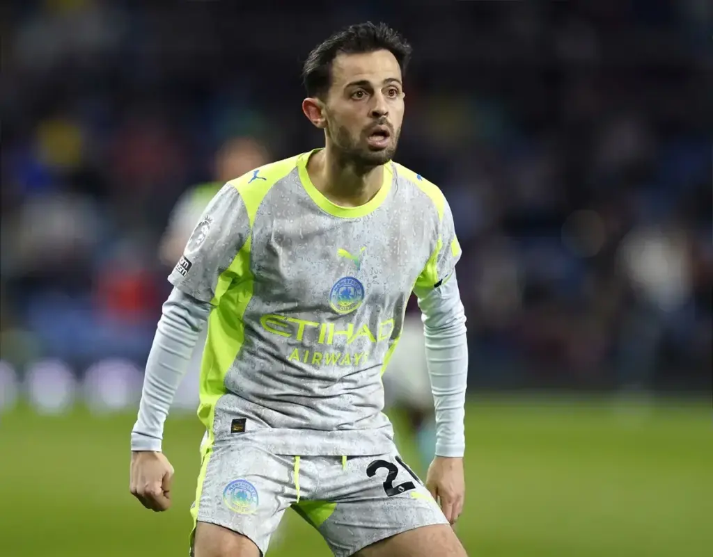 ‘Outstanding’ Tottenham star backed to replace Bernardo Silva at Manchester City