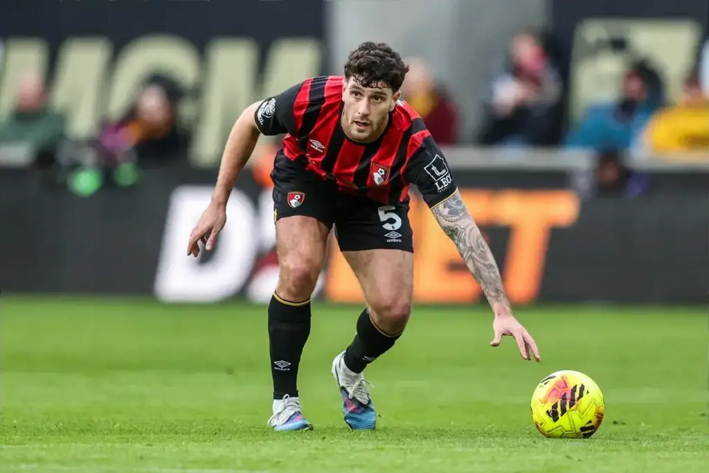 Marco Senesi has just done something that could confirm Tottenham transfer