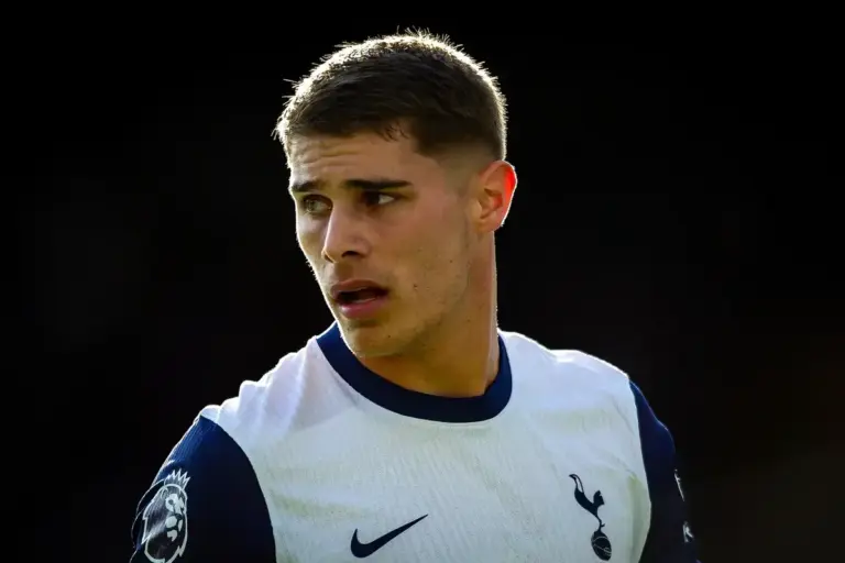 Massive twist emerges in Micky van de Ven’s Tottenham future