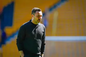 Tottenham linked with shock replacement for Roberto De Zerbi