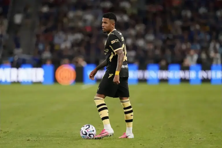 Breaking: Tottenham in talks to complete sensational Manchester City double deal