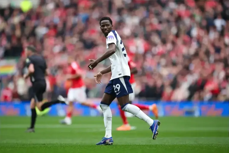 Tottenham midfielder prefers Premier League move after telling the club he wants to leave