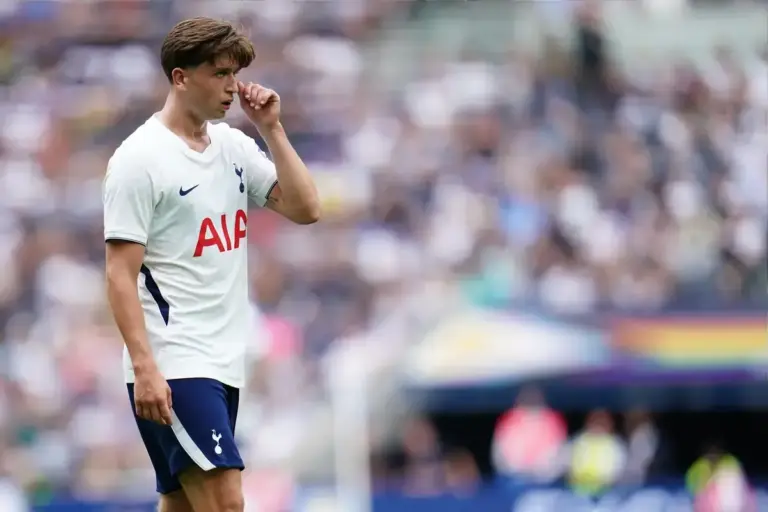 Tottenham transfer news as attacker rejected late €30m move