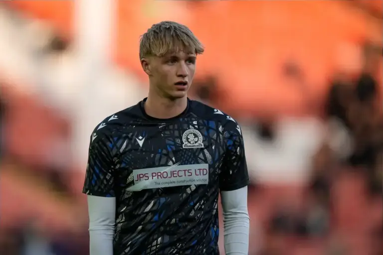 Tottenham want English defender after Chelsea move rejected