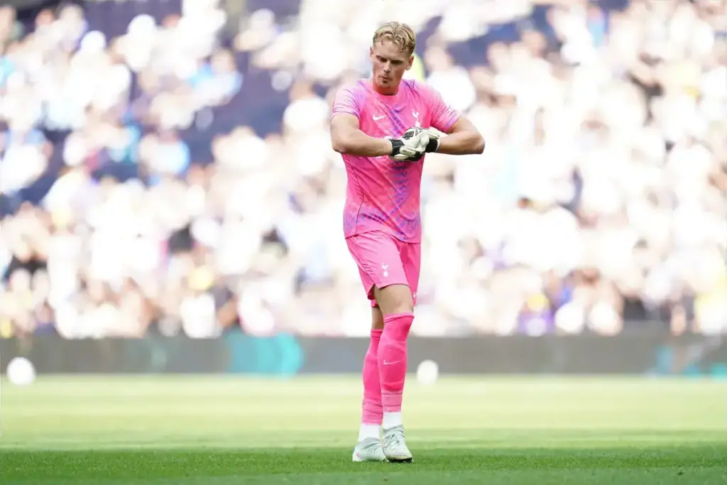 Pat Jennings gives verdict on Tottenham keeper Antonin Kinsky