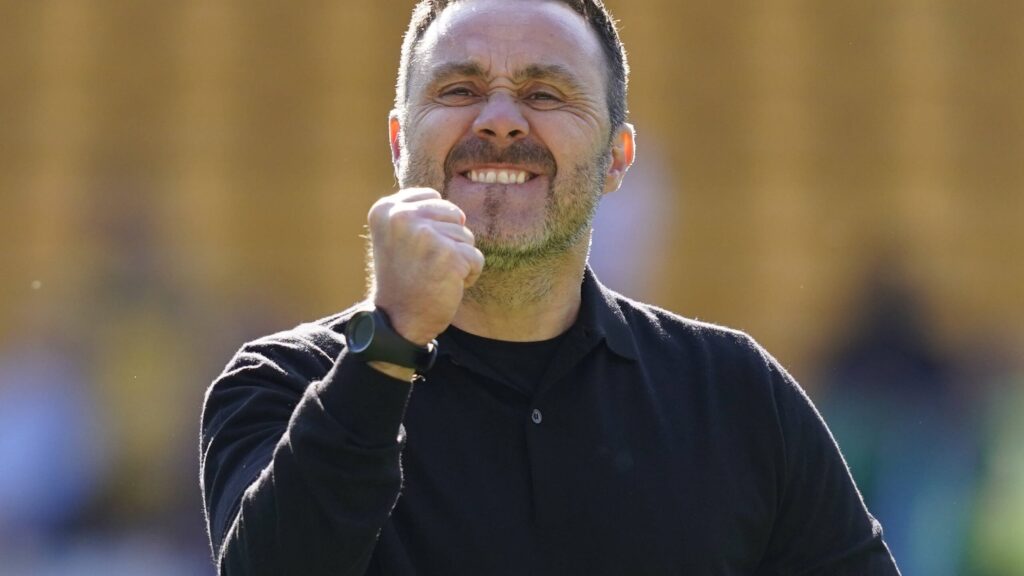 Tottenham training return: Roberto De Zerbi celebrating on the touchline in a Tottenham context