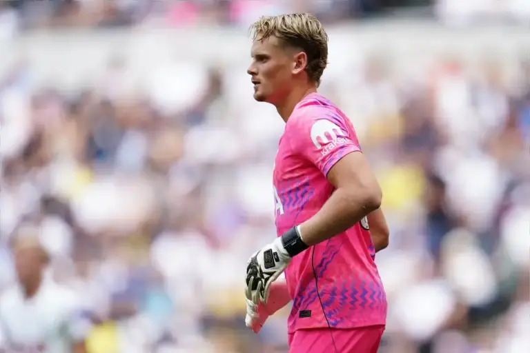 Tottenham want Premier League goalkeeper to replace Antonin Kinsky